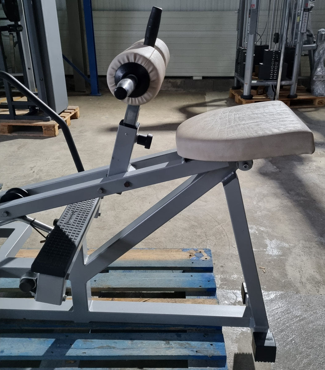 Technogym Seated Calf Sitting Calf Machine, Sitting Calf, Silverline, Oldschool, Frame color silver, used with signs of wear