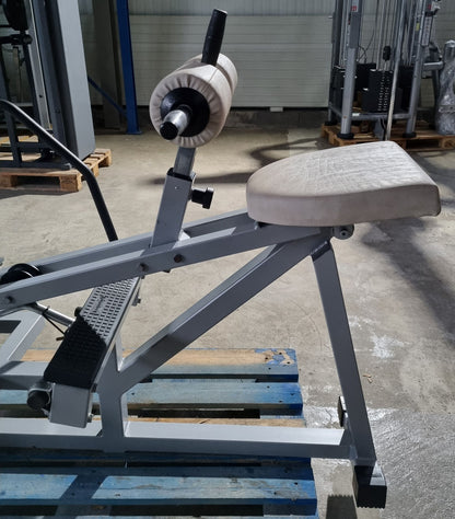 Technogym Seated Calf Sitting Calf Machine, Sitting Calf, Silverline, Oldschool, Frame color silver, used with signs of wear