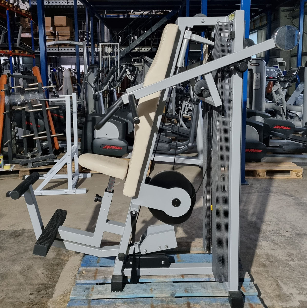 Technogym Lat Pulldown, Pulldown, Vertical Traction, Silverline, frame color silver, upholstery color beige, used