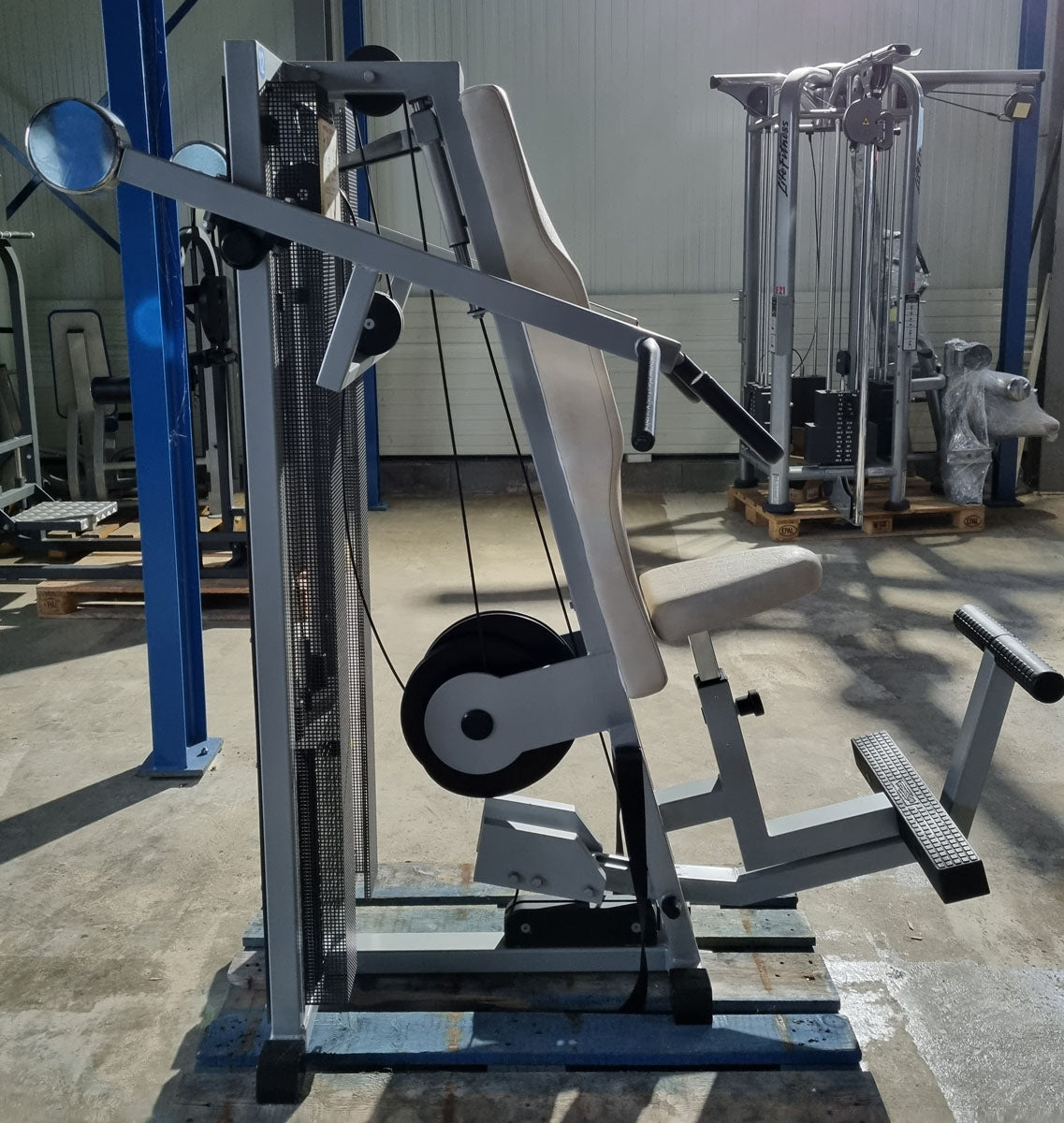Technogym Lat Pulldown, Pulldown, Vertical Traction, Silverline, frame color silver, upholstery color beige, used