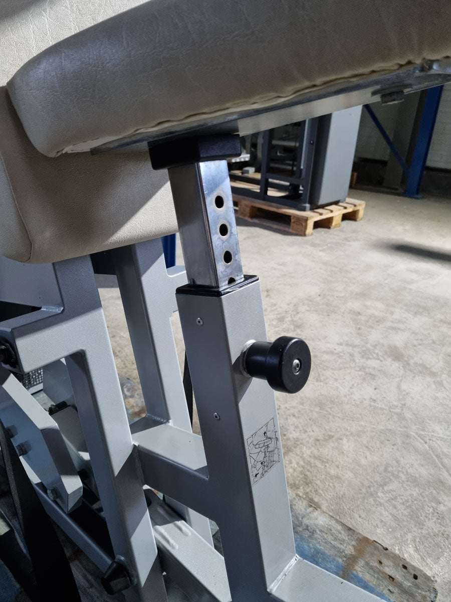 Technogym Lat Pulldown, Pulldown, Vertical Traction, Silverline, frame color silver, upholstery color beige, used