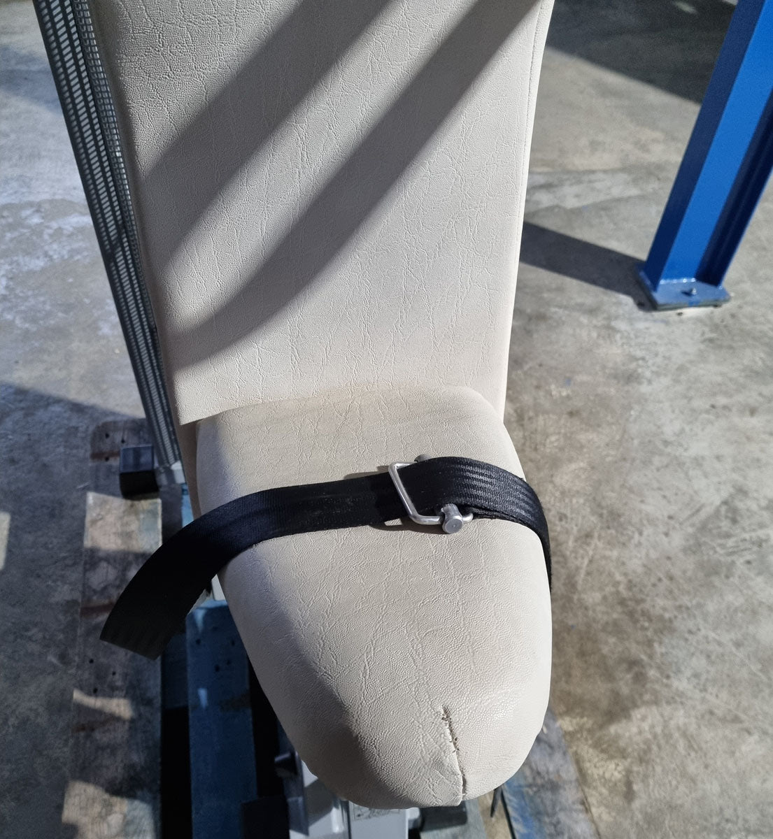 Technogym Lat Pulldown, Pulldown, Vertical Traction, Silverline, frame color silver, upholstery color beige, used