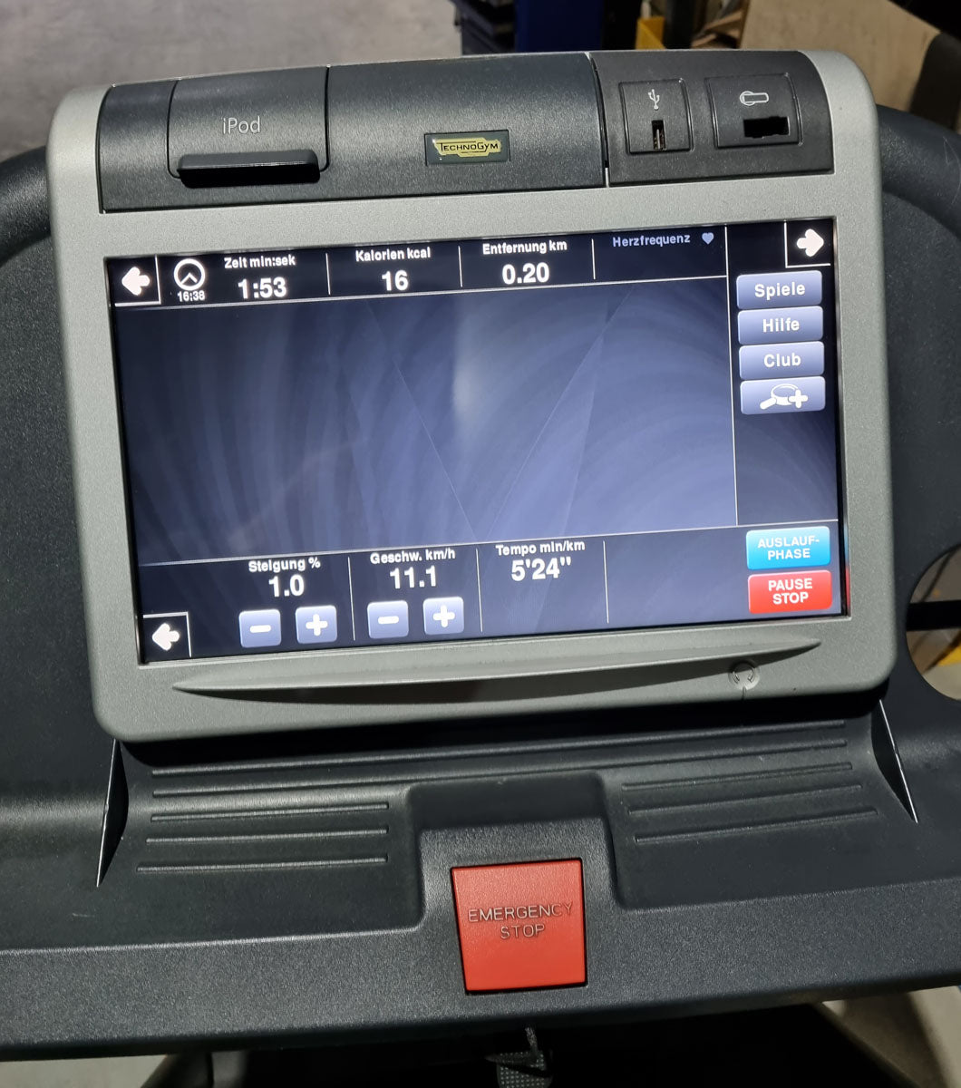 TechnoGym treadmill Excite Line Jog Now 700, Visioweb Touch Display, used - refurbished condition