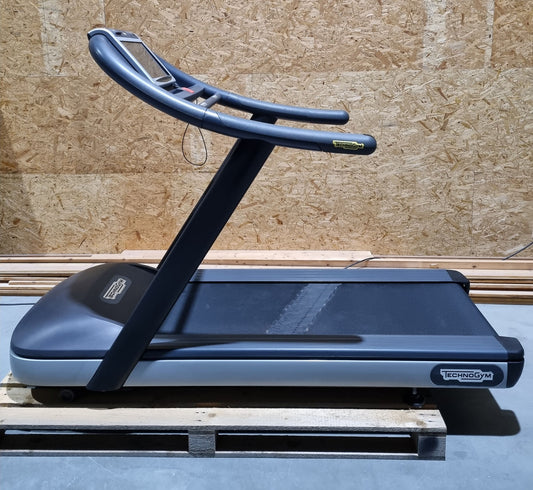 TechnoGym treadmill Excite Line Jog Now 700, Visioweb Touch Display, used - refurbished condition