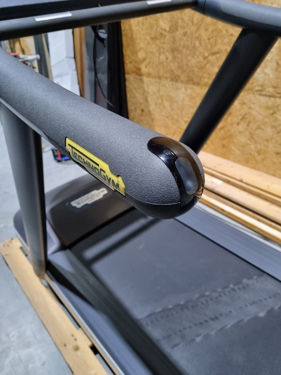 TechnoGym treadmill Excite Line Jog Now 700, Visioweb Touch Display, used - refurbished condition