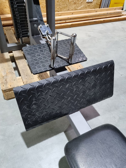 Gym80 Ruderzug Turm, Rudern, Row, Ruderstation ähnlich Sygnum 4016, Rahmenfarbe Silber, Polsterfarbe Schwarz, gebraucht - überholter Zustand