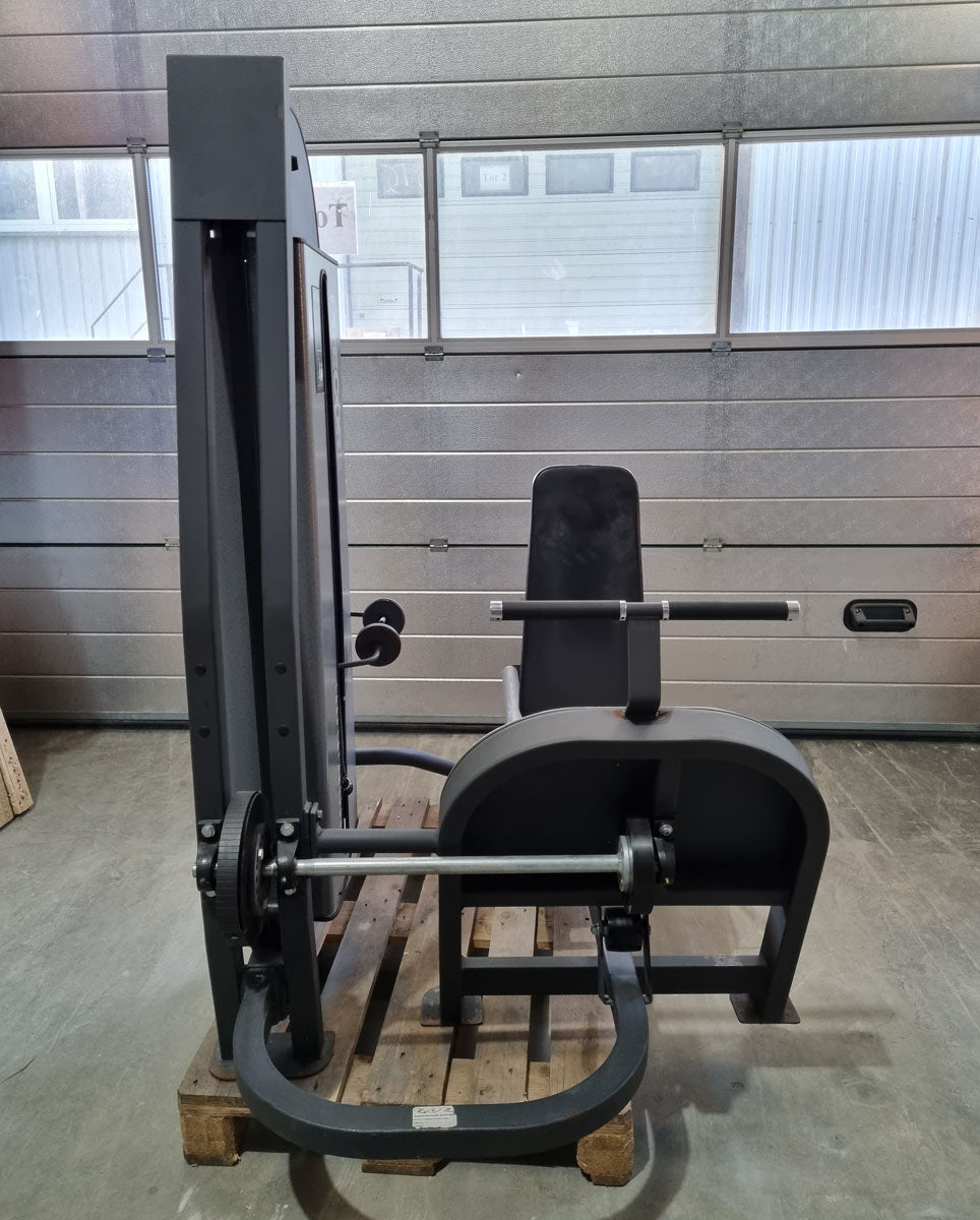 Precor Beinpresse Seated Legpress, Kompaktes Design, Rahmenfarbe Schwarz, Polsterfarbe Schwarz, gebrauchter - überholter Zustand