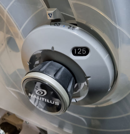 Nautilus One Rotary Torso, Rotationsmaschine, Twister, Rumpfrotator, Rahmenfarbe Weiß, gebraucht - überhohlter Zustand