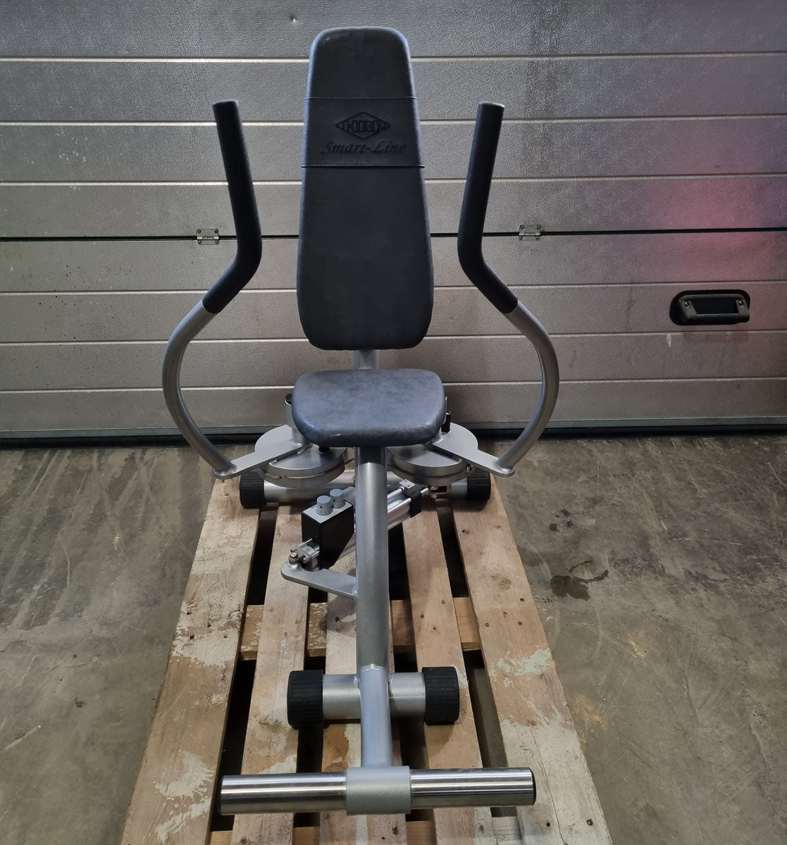 HBP 8er Fitness-Zirkel, Smart-Line, 8 Hydraulik Kraftgeräte, Lackierung Silber, gebraucht - überholter Zustand