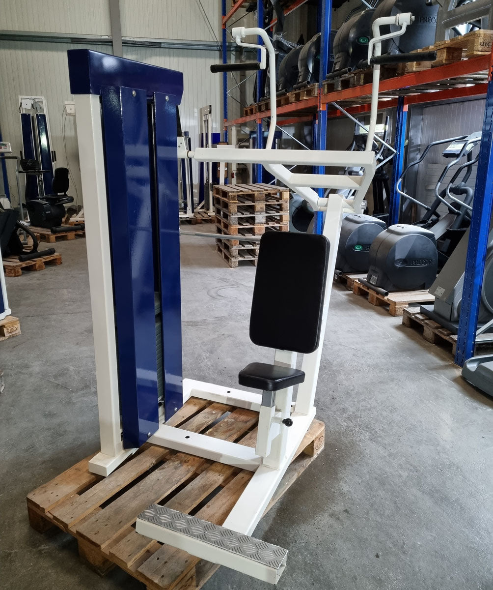 Competition Line equipment park, 17 strength machines, old school, used with signs of wear