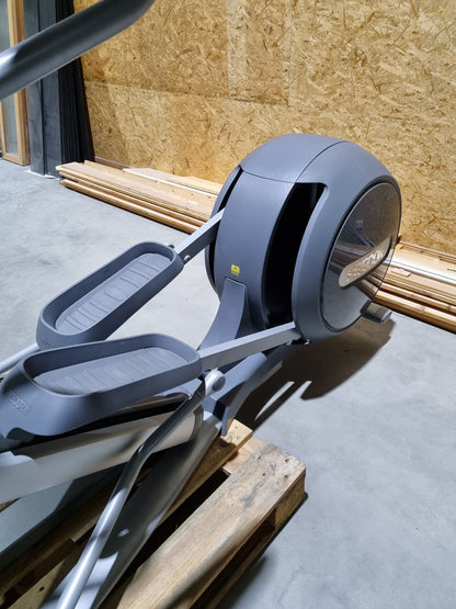 Precor Crosstrainer, EFX 576i mit CrossRamp - Steigung verstellbar, Ellipsentrainer - gebraucht - überholter Zustand - neues Display