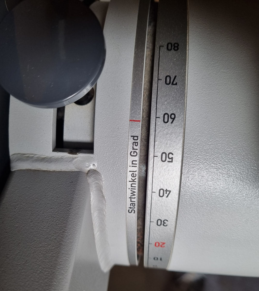 Frei Genius Eco Rückenstreckermaschine, Hyperextension, Rückenmaschine Lower Back, Rahmenfarbe Silber, Polsterfarbe Rot, gebraucht - überholter Zustand