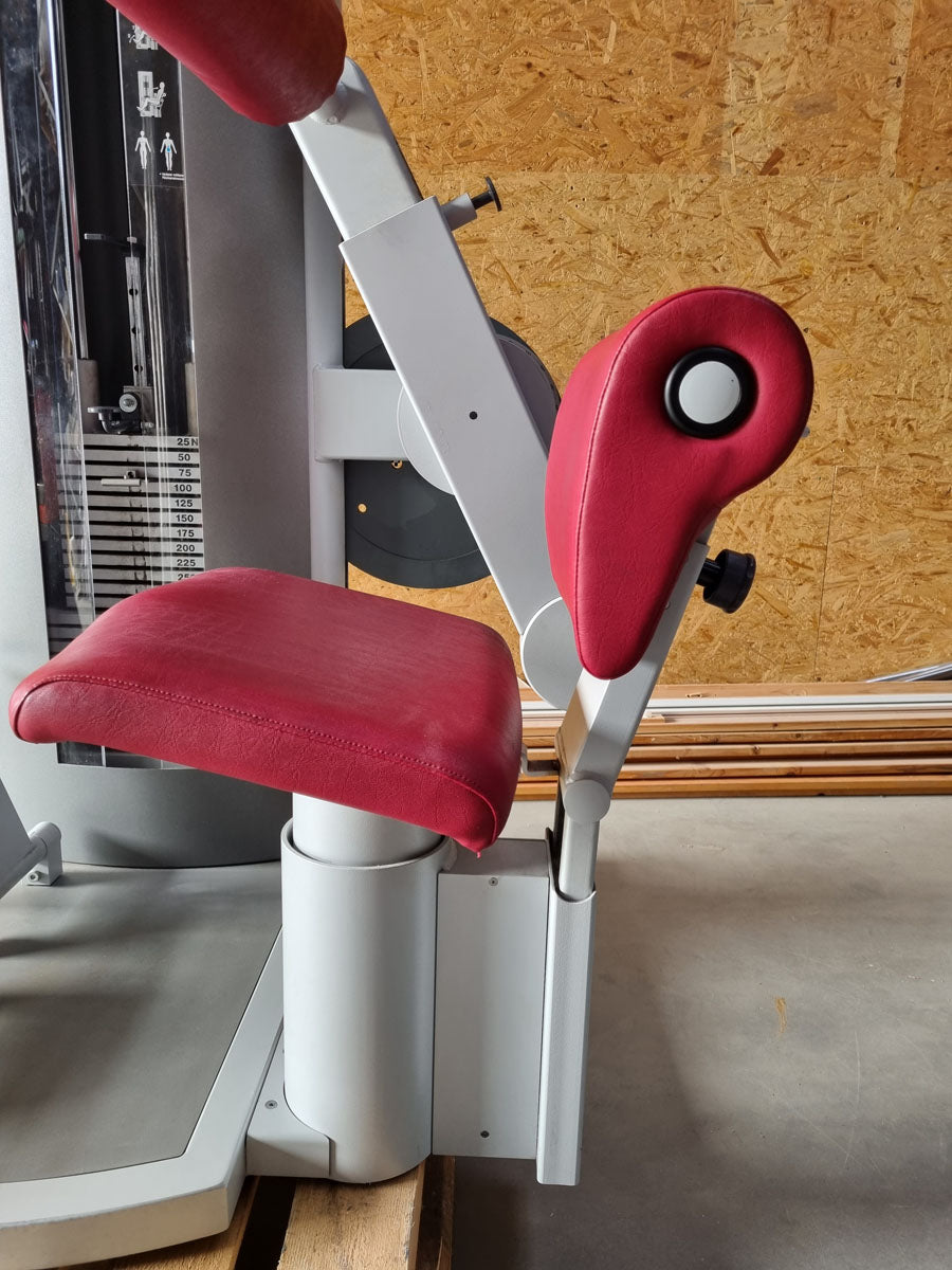 Frei Genius Eco Rückenstreckermaschine, Hyperextension, Rückenmaschine Lower Back, Rahmenfarbe Silber, Polsterfarbe Rot, gebraucht - überholter Zustand