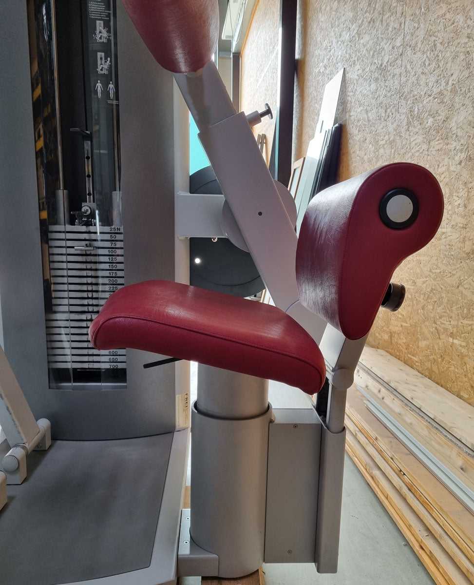 Frei Genius Eco Rückenstreckermaschine, Hyperextension, Rückenmaschine Lower Back, Rahmenfarbe Silber, Polsterfarbe Rot, gebraucht - überholter Zustand