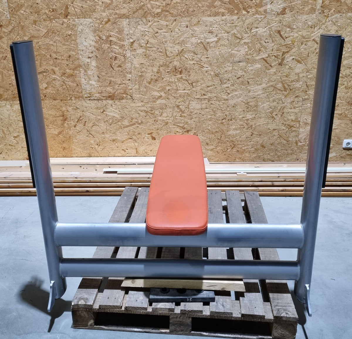 Gym80 Basic press bench 4097, Olympia flat press bench, frame color silver, upholstery color orange, used - overhauled condition