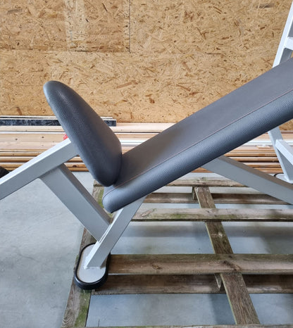 Panatta Schrägdrückerbank, Olympic Incline Bench, Hantelbank Schrägbankdrücken, Rahmenfarbe Silber, gebraucht mit Gebrauchsspuren