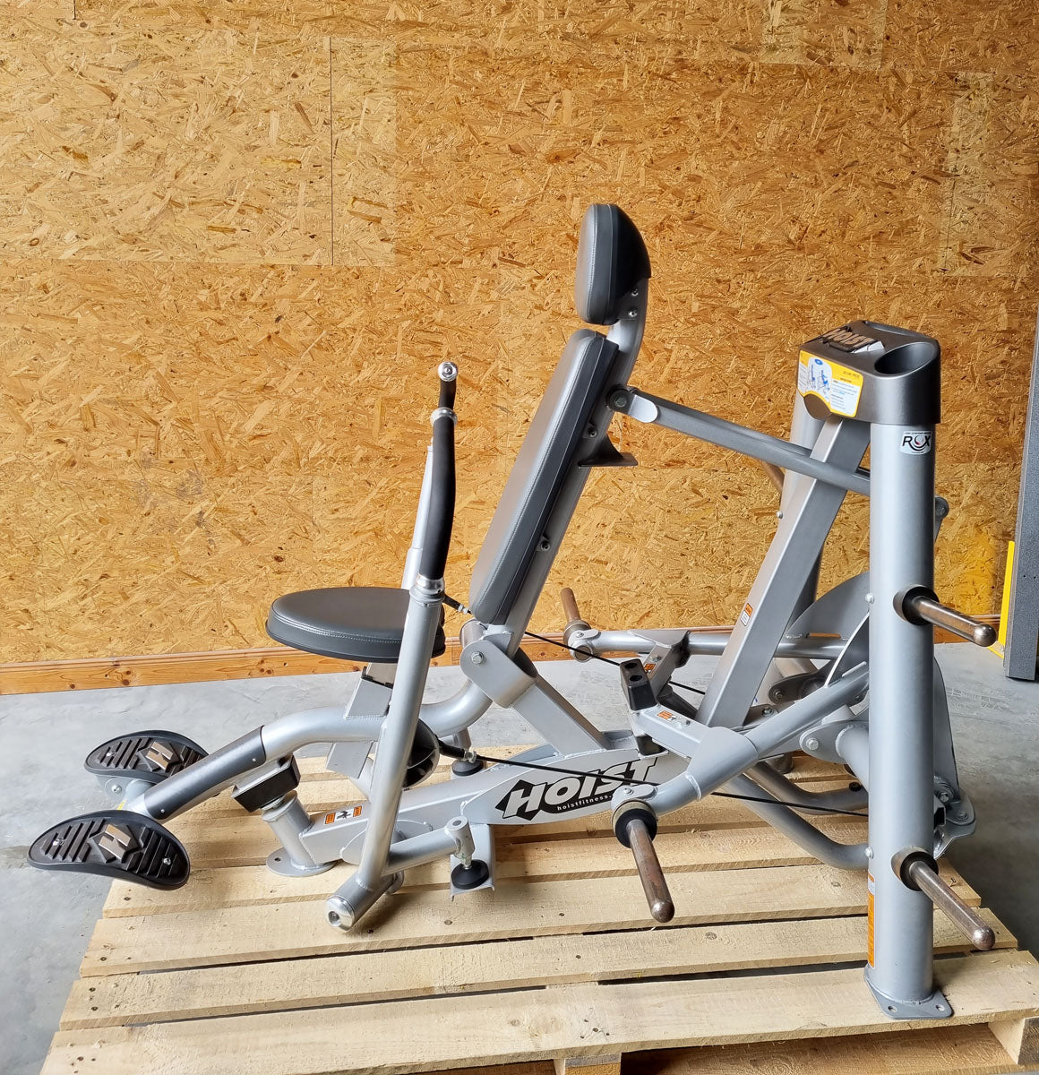 Hoist Roc-IT Decline Chestpress, RPL-5305 Bench Press Machine Negative, Negative Chest Press, Roc IT Plate Loaded Series, Frame Color Silver, Used - Refurbished Condition