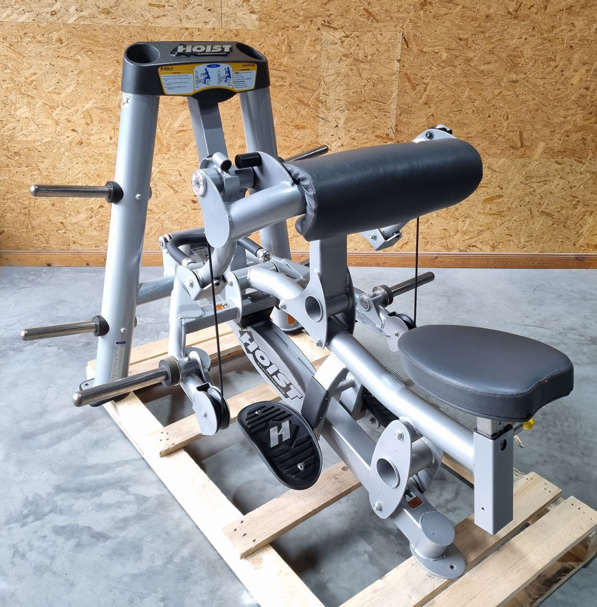Hoist Roc-IT Preacher Curl, RPL-5102 Biceps Machine, Biceps Curl, Roc IT Plate Loaded Series, Frame Color Silver, Used - Refurbished Condition