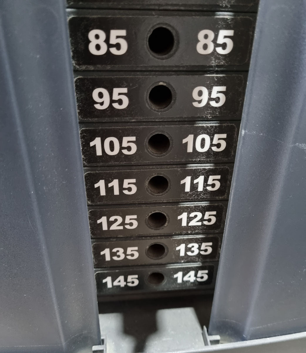 Life Fitness Rudern mit Bruststütze, Row - Rear Deltoid, Signature Series, 145kg Gewichtsblock, Rahmenfarbe Silber, gebraucht - überholter Zustand