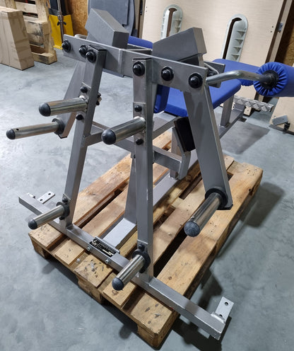 L+K Butterfly lying, Pec Fly lying, Plate loaded, Oldschool bodybuilding strength equipment, frame color silver, used - tested condition