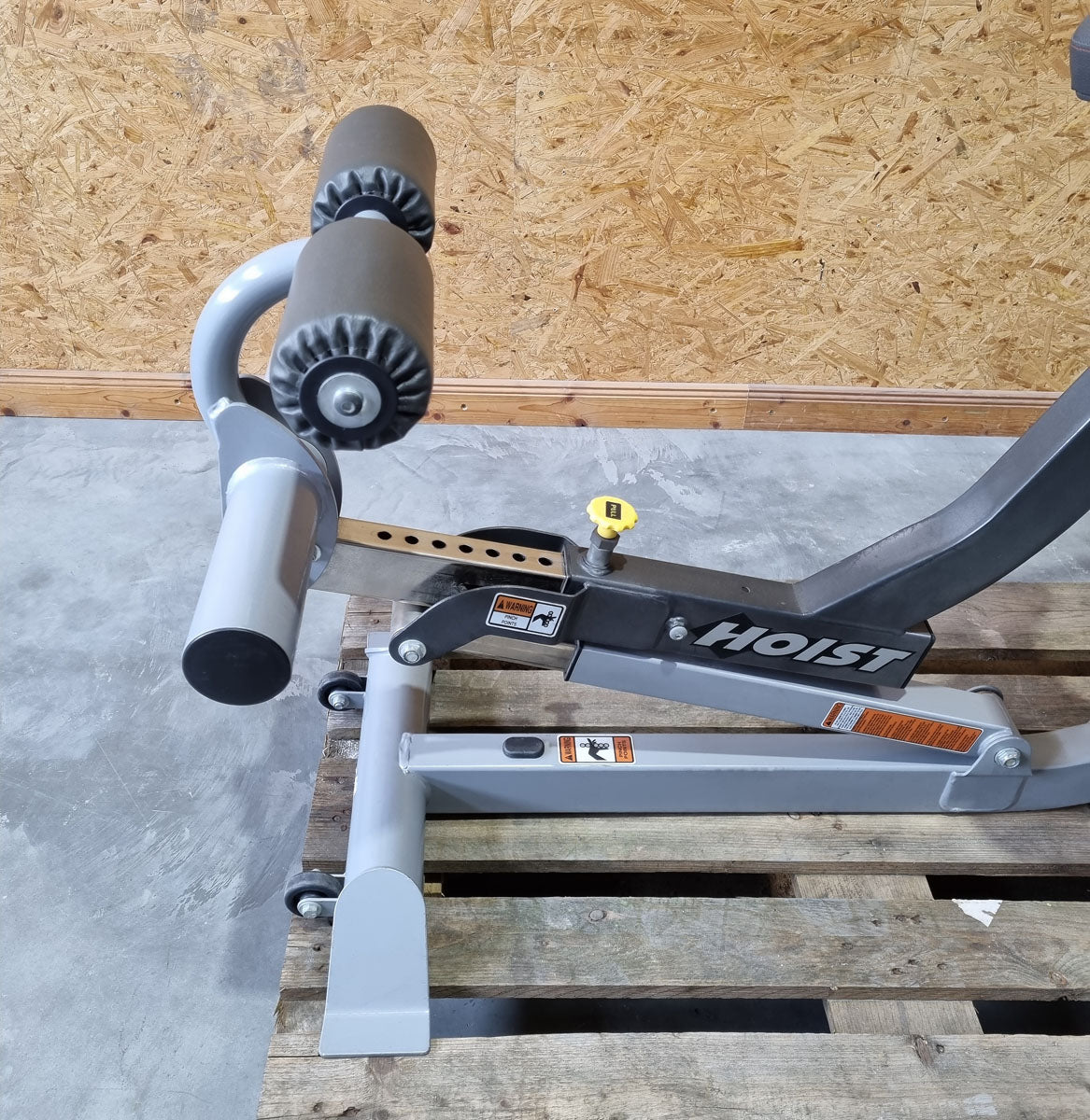 Hoist Rückenstreckerbank, Hyperextension 45° und 90° verstellbar, Rahmenfarbe Silber, Polsterfarbe Schwarz, gebraucht - überholter Zustand