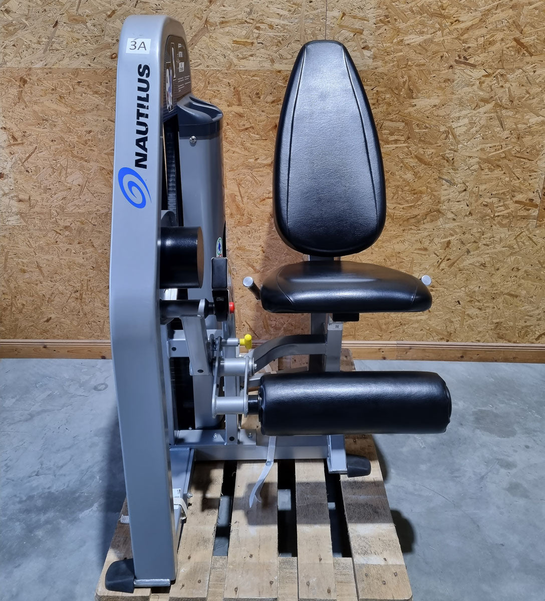Nautilus Nitro EVO Leg Extension, Beinstrecker sitzend, Rahmenfarbe Silber, gebraucht - überholter Zustand