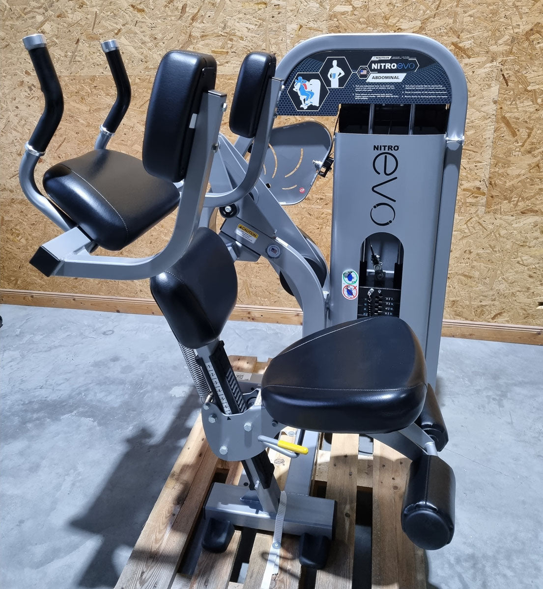 Nautilus Nitro EVO Abdominal Crunch, Bauchmuskelmaschine, Bauchbeuger Abs, Rahmenfarbe Silber, Polsterfarbe Schwarz, gebraucht - überholter Zustand