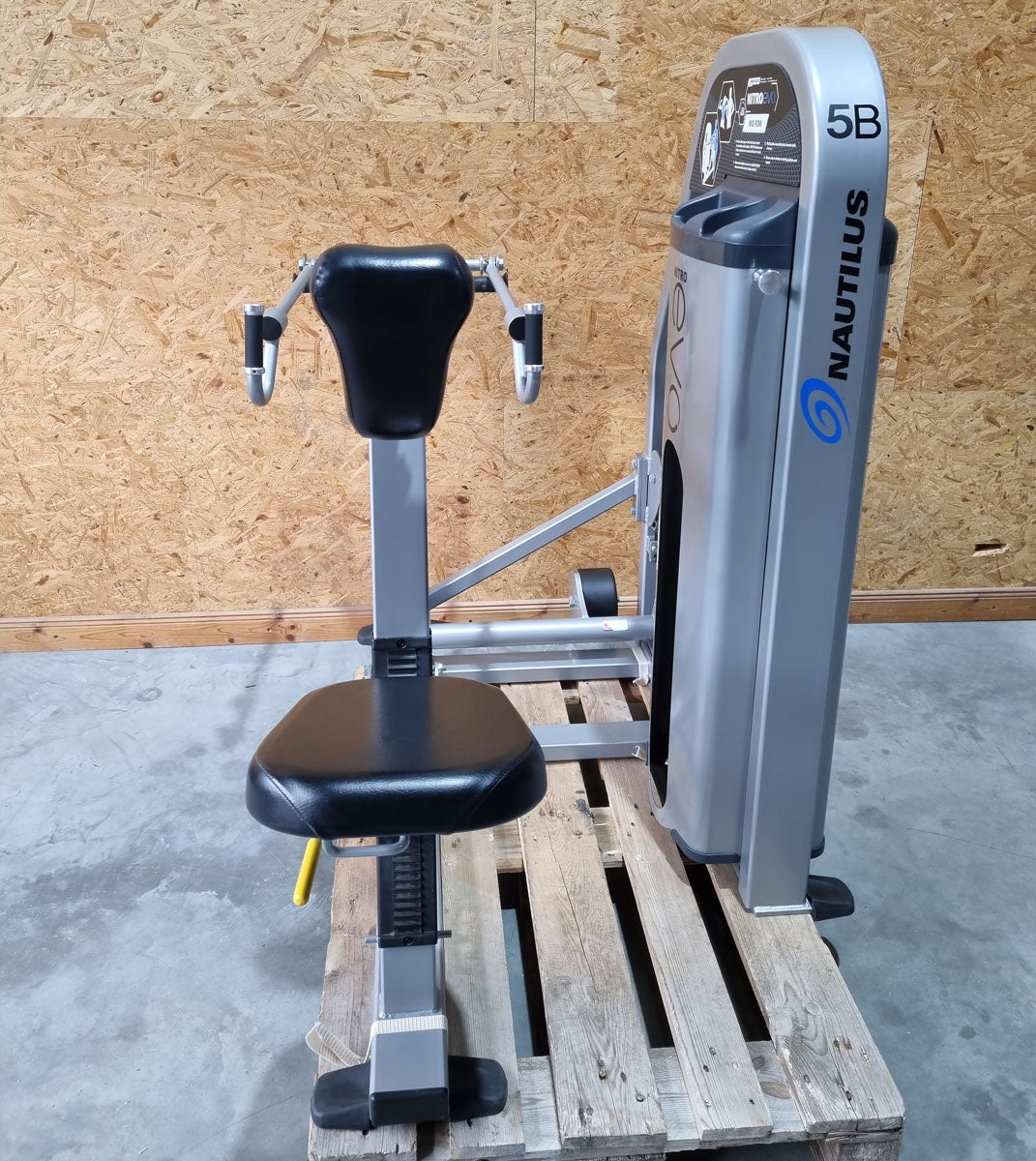 Nautilus Nitro Evo Kraftgeräte Set- 27 Fitnessgeräte und 5 Bänke im Set - gebraucht - TOP Zustand
