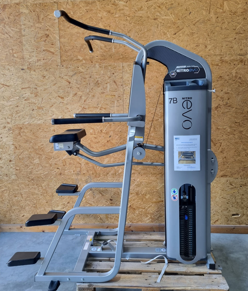 Nautilus Nitro Evo Kraftgeräte Set- 27 Fitnessgeräte und 5 Bänke im Set - gebraucht - TOP Zustand