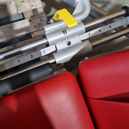 Proxomed Funktionsstemme Compass 530, Beinpresse verstellbar, MPG, Reha, Rahmenfarbe Silber, Polsterfarbe Rot, gebraucht - überholter Zustand