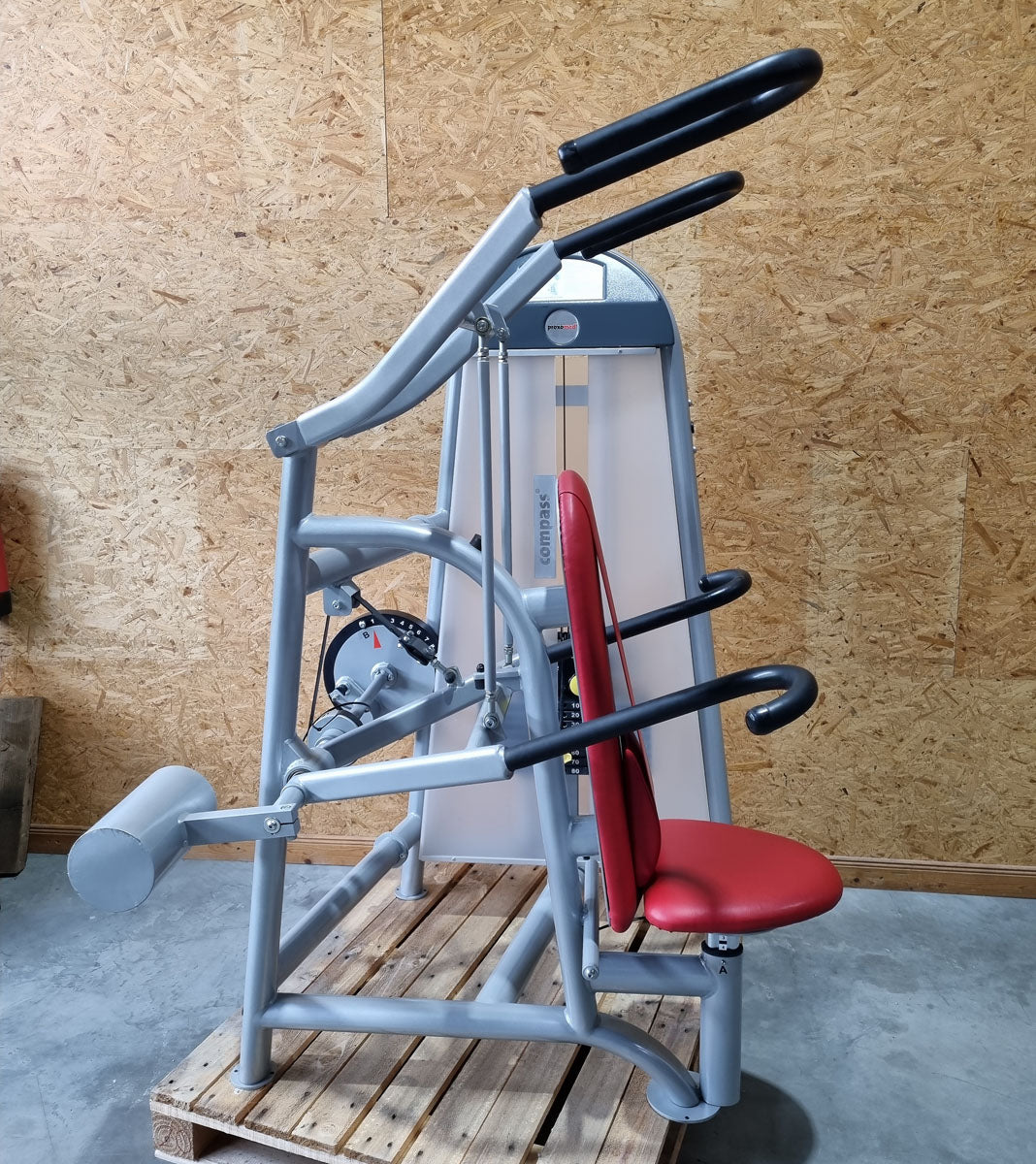 Proxomed Schulterblattfixator Stützstemme Kombi, Compass 530, Latzug und Dips 2 in 1 Kombigerät, MPG, Reha, Rahmenfarbe Silber, Polsterfarbe Rot, gebraucht - überholter Zustand