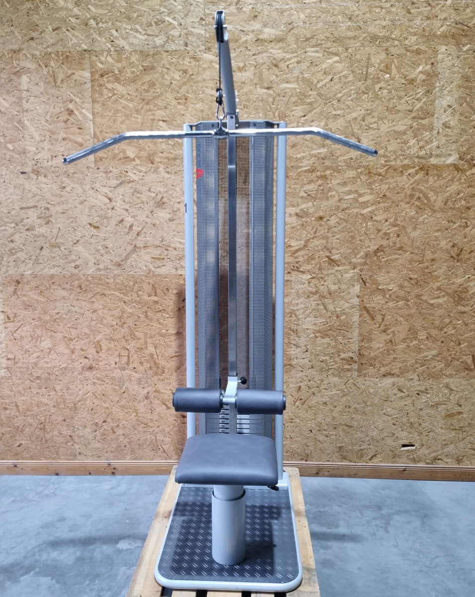 Dynamed Zugapparat Vertikal mit Sitz, Latzug von Oben, Pulldown, Stolzenberg, Rahmenfarbe Silber, gebraucht - überholter Zustand