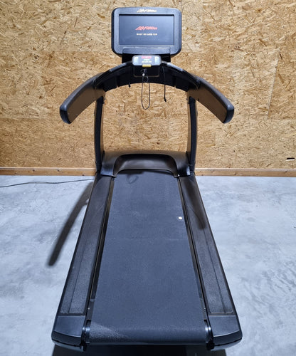 Life Fitness Laufband 95T Treadmill, Discover SE Touch Display Konsole, Elevation Series, gebraucht - überholter Zustand - NEUE Laufdecke