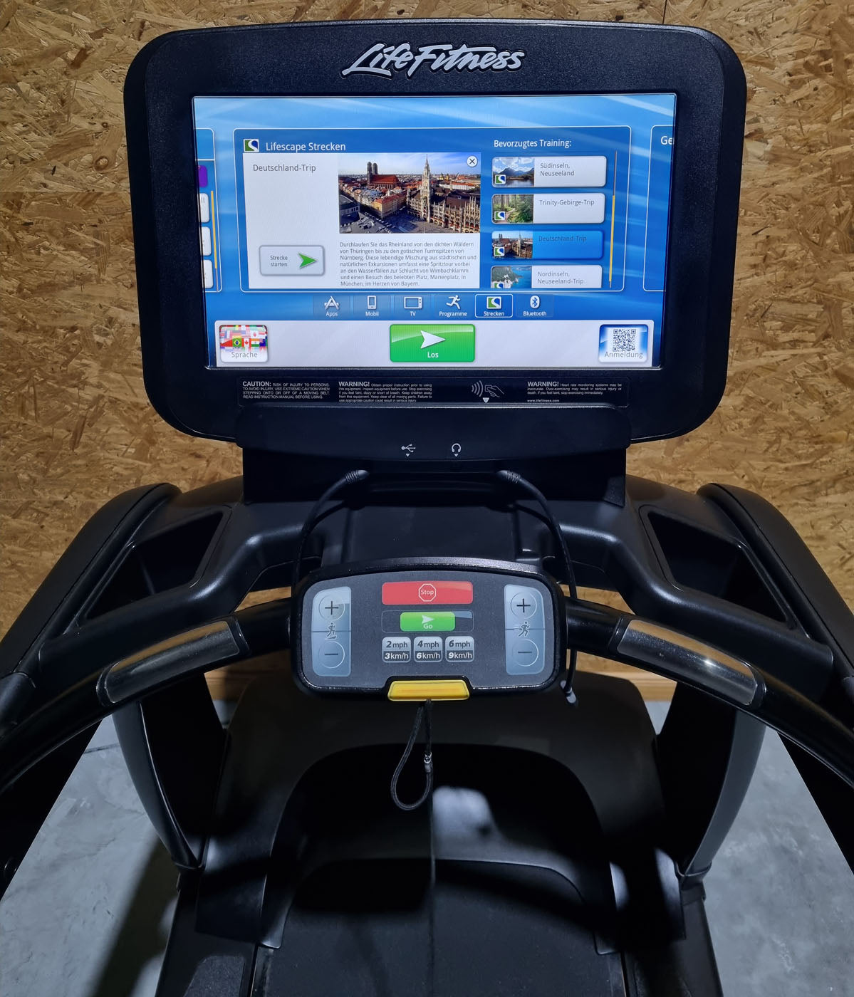 Life Fitness Laufband 95T Treadmill, Discover SE Touch Display Konsole, Elevation Series, gebraucht - überholter Zustand - NEUE Laufdecke