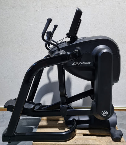Life Fitness FlexStrider Trainer, Crosstrainer mit variabler Schrittlänge, Discover SE Touch Display Konsole, Elevation Series, gebraucht - überholter Zustand