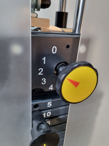 Proxowell/Proxomed Rückenstrecker-beuger Kombi Compass 530, Hyperextension und Bauchmaschine 2 in 1 Kombigerät, 100kg Gewichtsblock mit Feingewicht Abstufung, Rahmenfarbe Silber, gebraucht - überholter Zustand