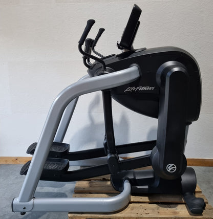 Life Fitness FlexStrider Trainer, Crosstrainer mit variabler Schrittlänge, Elevation Series, Explore Konsole, gebraucht - überholter Zustand