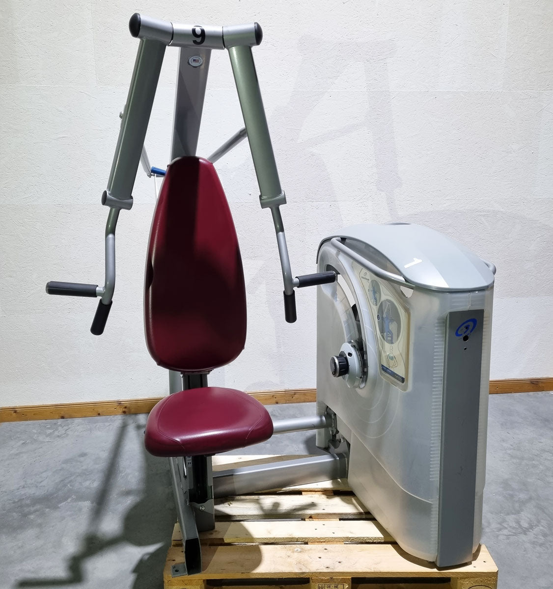 Nautilus One, 10 Kraftgeräte im Set, Nachfolger der legendären Nitro Fitness Serie, Silber, gebraucht - überholter Zustand