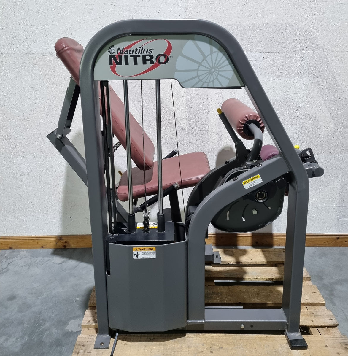 Nautilus Nitro Beinstrecker und Beinbeuger sitzend, 2 Geräte im Set, Leg Curl and Leg Extension seated, Rahmenfarbe Anthrazit, gebraucht - überholter Zustand