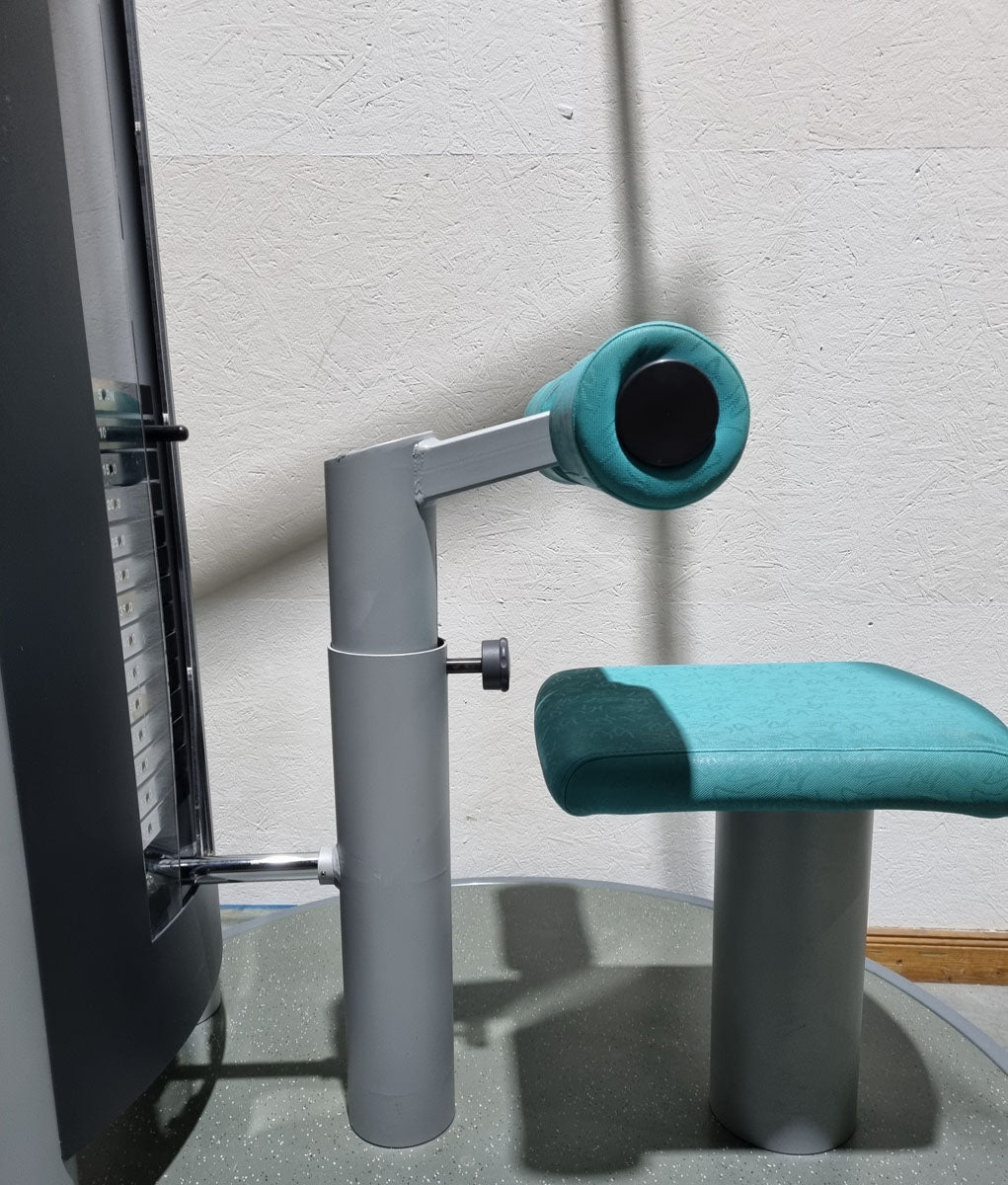 Frei Genius Lateral-Zug, Latzug von Oben mit Seilzug, Lat-Machine, Pulldown, Rahmenfarbe Silber - gebraucht - überholter Zustand