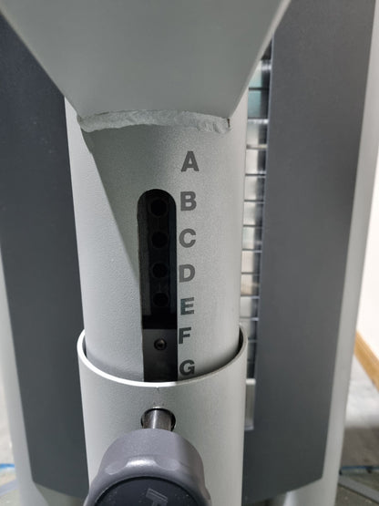 Frei Genius Lateral-Zug, Latzug von Oben mit Seilzug, Lat-Machine, Pulldown, Rahmenfarbe Silber - gebraucht - überholter Zustand