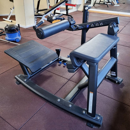 Matrix Magnum Glute Trainer MG-PL78, hip thrust machine, glute machine, buttock machine for buttock training, frame color black, used - refurbished condition