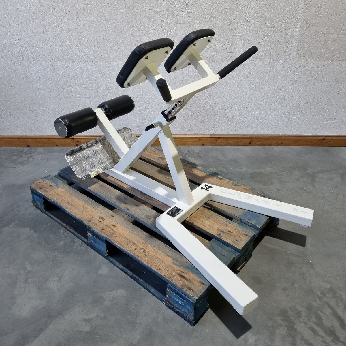 Competition Line, back extension bench 45°, hyperextension, height adjustable, frame color white, upholstery color black, used - refurbished condition