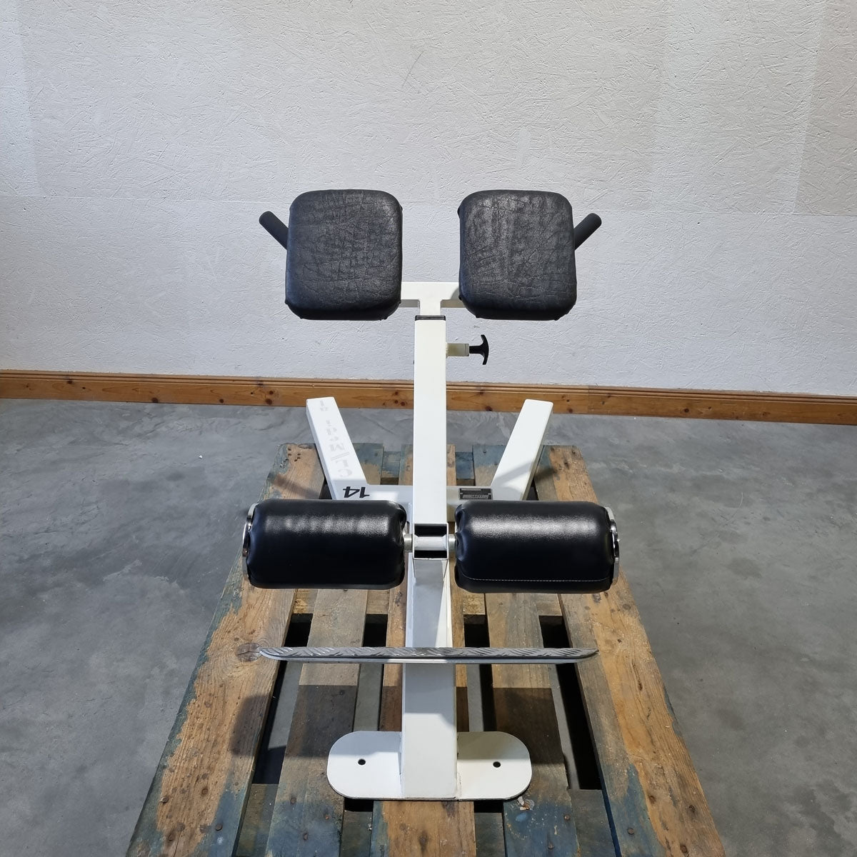 Competition Line, back extension bench 45°, hyperextension, height adjustable, frame color white, upholstery color black, used - refurbished condition