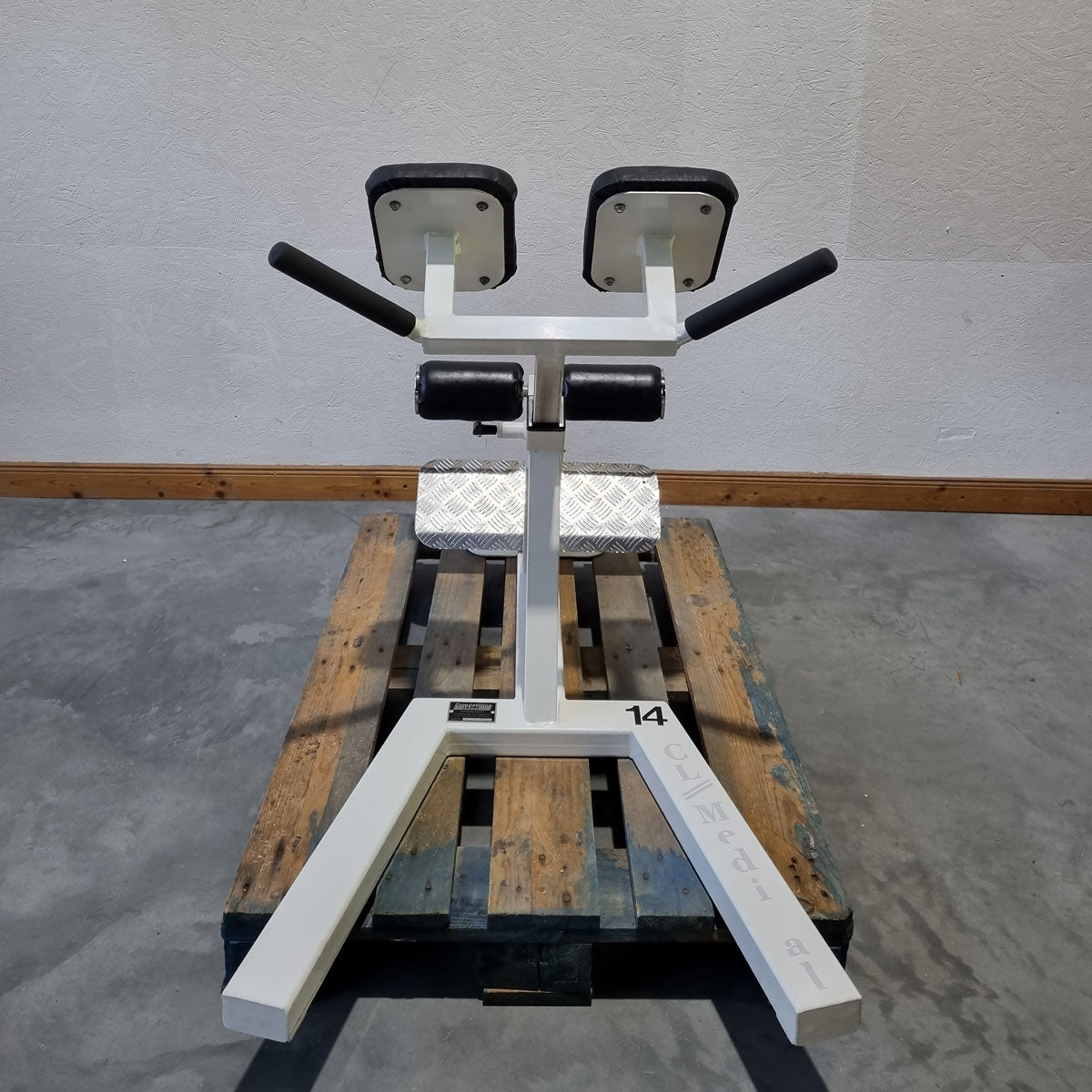 Competition Line, back extension bench 45°, hyperextension, height adjustable, frame color white, upholstery color black, used - refurbished condition