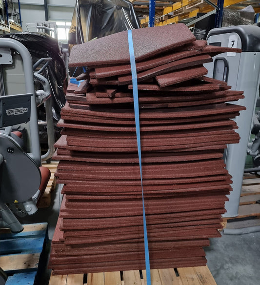 Sportboden Gummimatten, 55 QM = 55 Stücke 100x100cm, 20mm Stark, Farbe Braun, gebraucht - guter Zustand