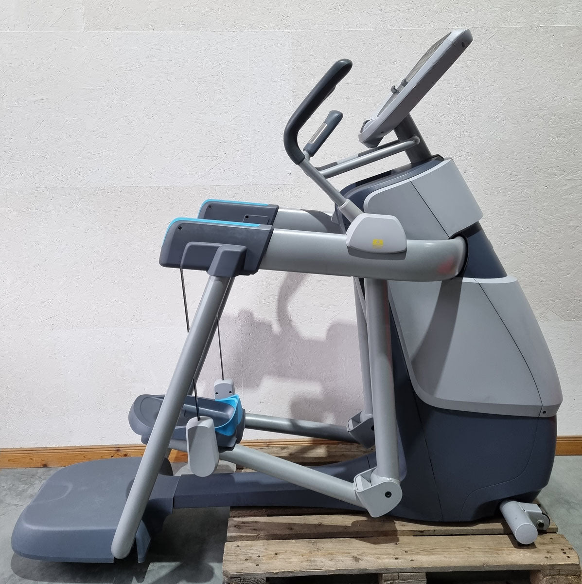 Precor AMT 835 Open Stride, Neues Modell, P30 Konsole LED - Crosstrainer, Stepper, Ellipsentrainer 3 in 1 - gebraucht - überholter Zustand