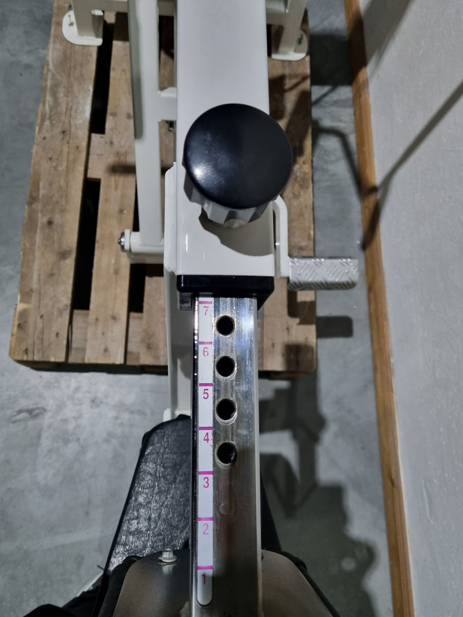 Competition Line, Rudern mit Bruststütze und Einstiegshilfe, Row, Lat-Rudern, Rahmenfarbe Weiß, gebraucht - überholter Zustand