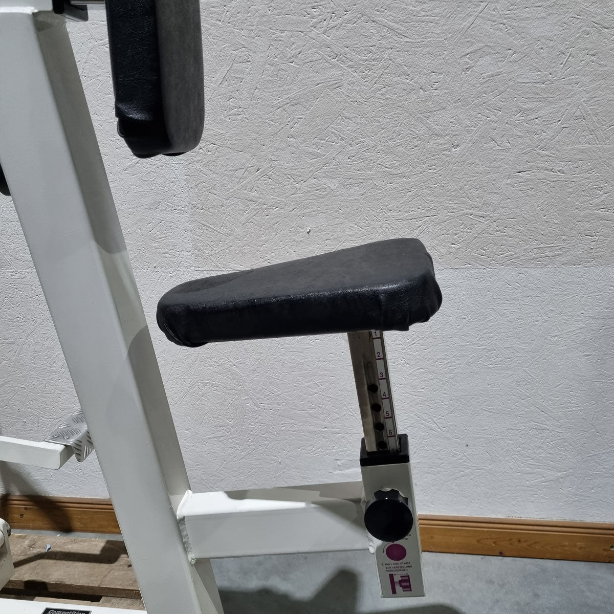 Competition Line, Rudern mit Bruststütze und Einstiegshilfe, Row, Lat-Rudern, Rahmenfarbe Weiß, gebraucht - überholter Zustand
