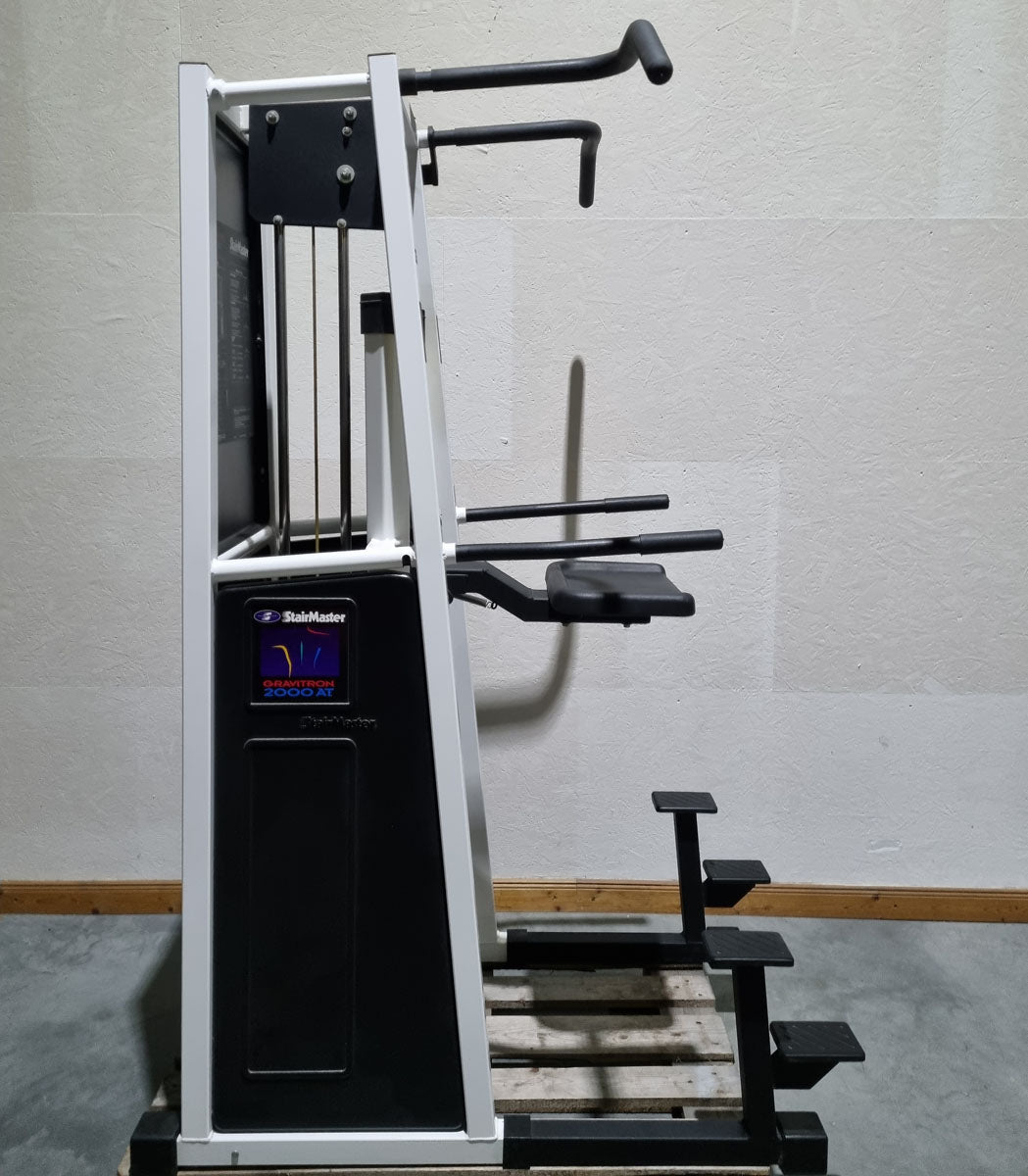 Stairmaster Gravitron 2000 AT Dip-Chin, Dip-Klimmzugmaschine mit Gewichtsunterstützung, Rahmen Weiß, gebraucht - überholter Zustand